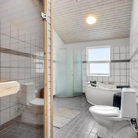 度假居 Nice Home In Tarm With Sauna