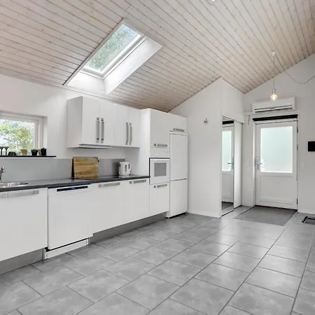 Nice Home In Tarm With Sauna * Tarm