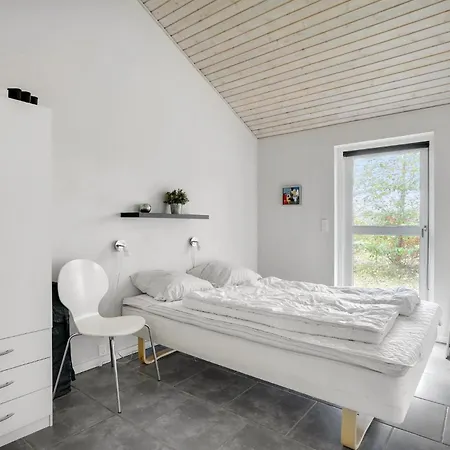 Nice Home In Tarm With Sauna 度假居